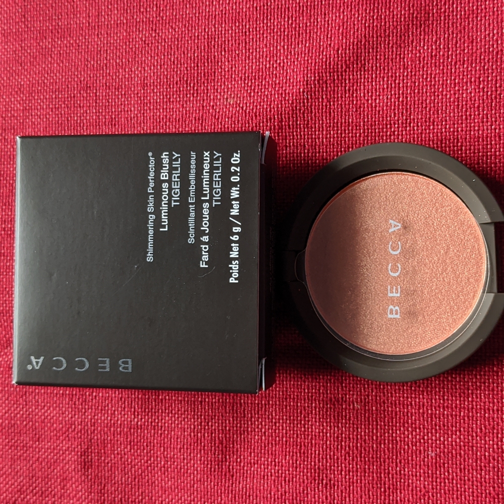 Becca tigerlily brand new discontinued never used
